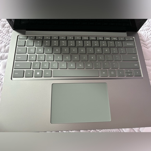 SURFACE LAPTOP 5 (un-used gift) - Picture 5 of 12